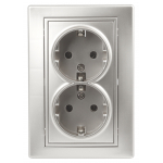 Розетка Intro Plano 1-205-03 с заземлением двойная 2X2P+E Schuko, 16А-250В, IP20, СУ, алюминий Розетка Intro Plano 1-205-03 с заземлением двойная 2X2P+E Schuko, 16А-250В, IP20, СУ, алюминий