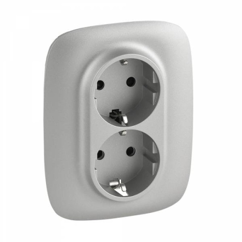 Valena ALLURE.Силовая розетка двойная 2х2К+З 16А 250В с лицевой панелью.С защитными шторками.Безвинтовые зажимы.Алюминий