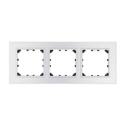 Рамка 3-постовая из натурального анодированного алюминия LK60