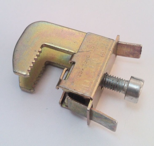 Шинный терминал 35-70 мм2 для медной шины 10 мм TDM