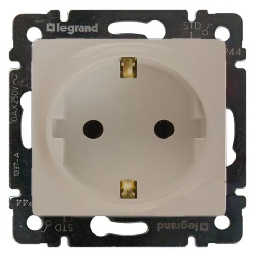 Valena LIFE.Силовая розетка 2К+З 16А 250В с лицевой панелью.Безвинтовые зажимы.Слоновая кость