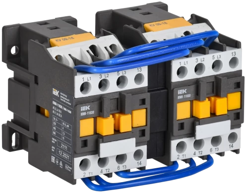Контактор КМИ-11830 реверс 18А 400В/АС3 2НО IEK Контактор КМИ-11830 реверс 18А 400В/АС3 2НО IEK