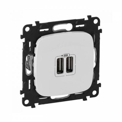 Valena ALLURE.Зарядное устройство с двумя USB-разьемами 240В/5В 1500мА.С лицевой панелью.Белое